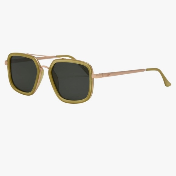 NWT - cute sunglasses! - Picture 2 of 5